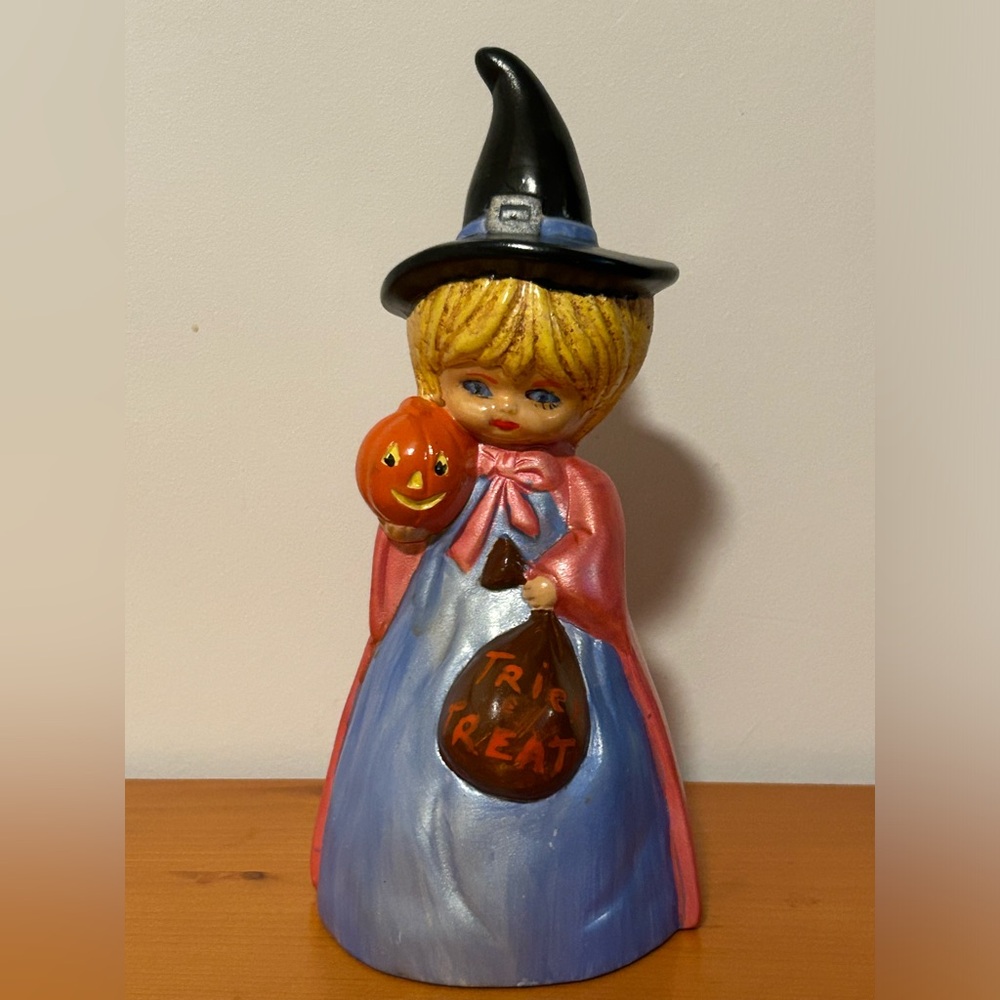 Vintage Hand Painted Ceramic Halloween Witch Collectible